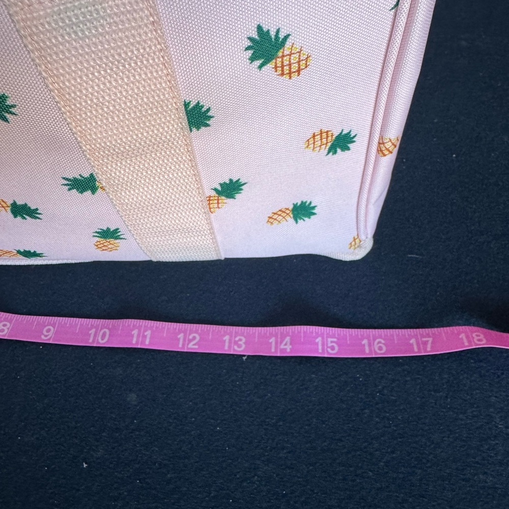 Kate Spade ♠️ pale pink insulated Tote with Pineapple Design🍍FUN & FUNCTIONAL 🍍 - Picture 8 of 11